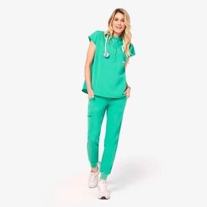 Rare surgical green figs set NWT